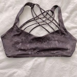 Lululemon sports bra